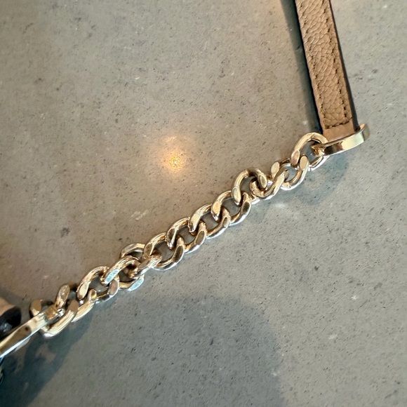 Michael Kors Beige Tan Pebbled Leather Crossbody with Gold Chain - Picture 6 of 7